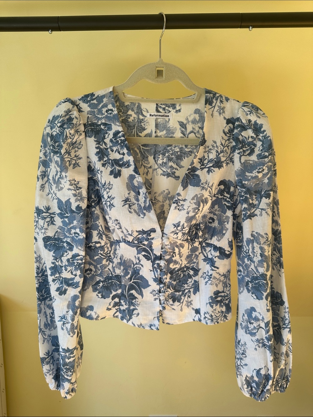 Reformation Blue Floral Linen V-Neck Puff Sleeve Blouse
